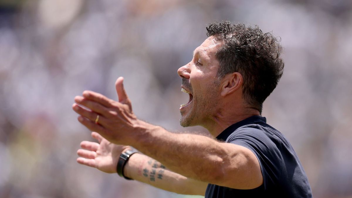 Getty Images /  Alex Pantling - FIFA/FIFA via Getty Images / Diego Simeone 