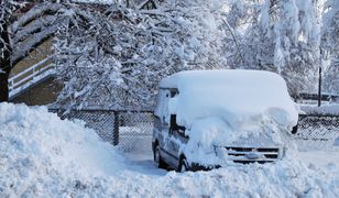 Mandat za nieodśnieżony samochód. Zimowe kary dla kierowców