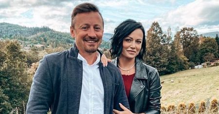 Dumny Adam Małysz pozuje z żoną Izabelą na rodzinnej uroczystości (FOTO)