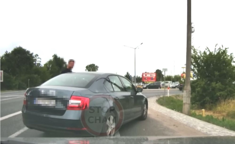 "Drogowy szeryf" już chciał wymierzyć sprawiedliwość. Trafił na prawdziwego