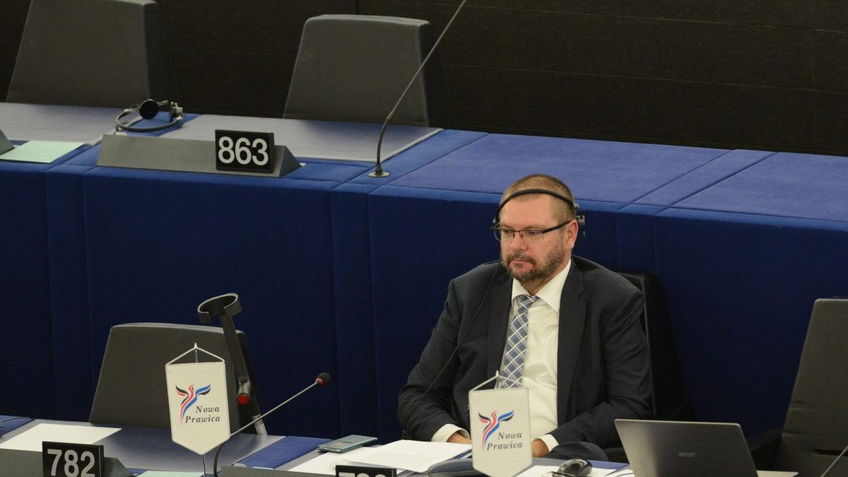 Robert Iwaszkiewicz wezwał polski rząd do zawetowania porozumienia</br>