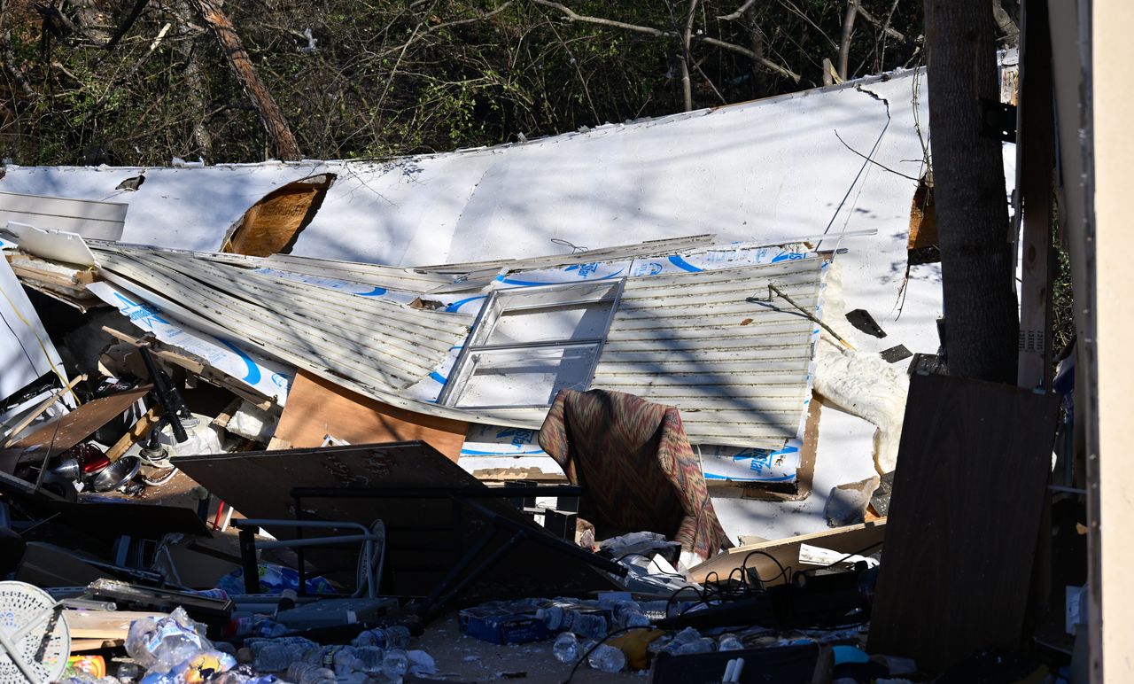 Winter's Fury Unleashed: Over 90 Dead in Devastating US Storms