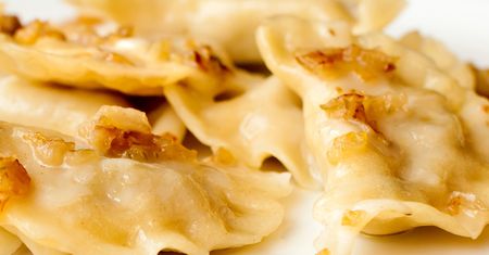 Wigilijne pierogi, które smakują jak u babci. Sekretny składnik zmienia wszystko