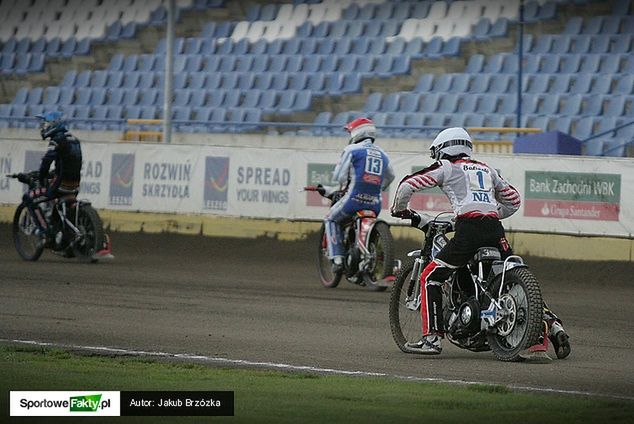 Mimo opadów leszczynianie nie powinni mieć problemów z przygotowaniem toru na niedzielę