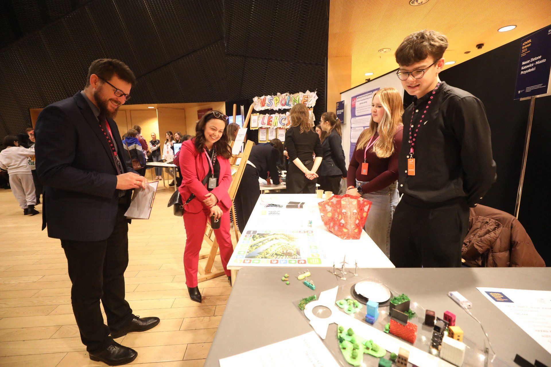 Finał dziewiątej edycji Śląskiego Festiwalu Nauki Katowice. Dyskusje, warsztaty, pokazy i... gwiazdy TikToka. Działo się