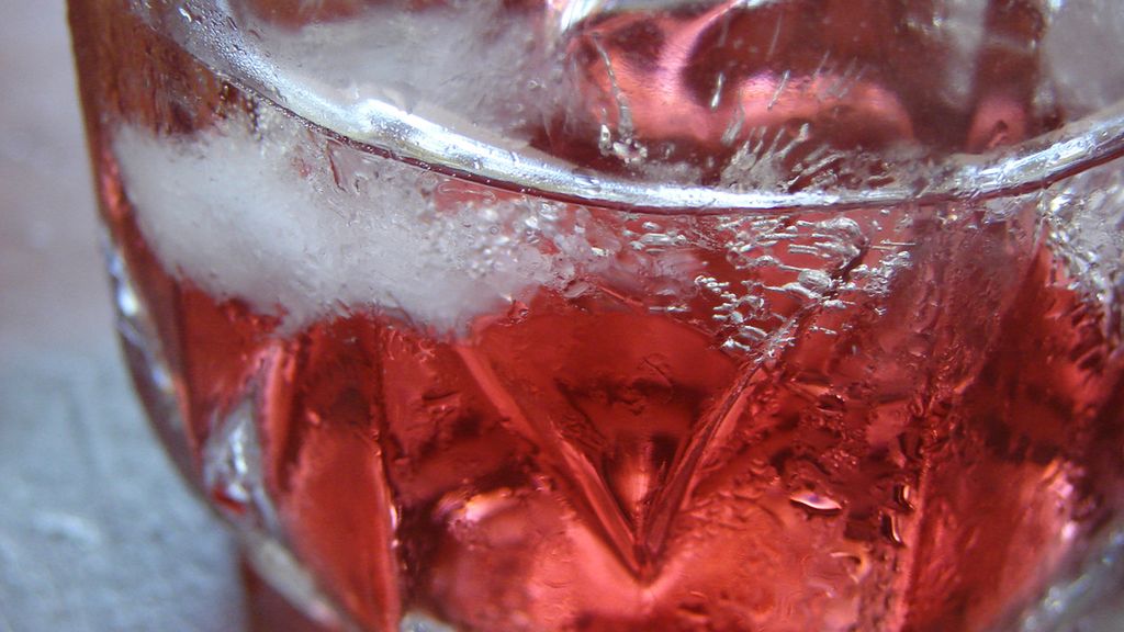 Poncz owocowy w puszce z dodatkiem składników odżywczych