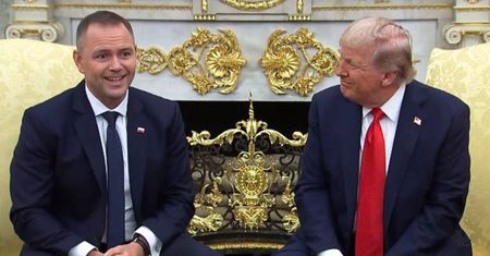 Trump przekręcił nazwisko Nawrockiego. Bezcenna reakcja prezydenta Polski