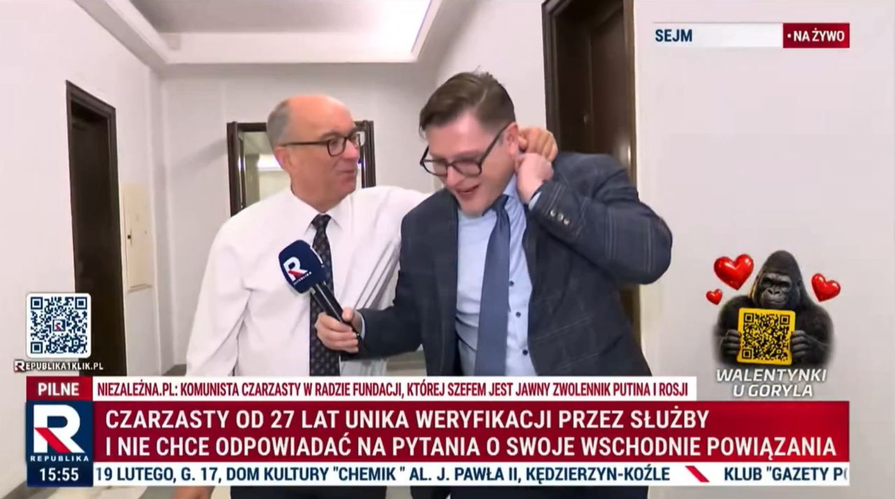 Reporter Republiki obejmowany przez marszałka Sejmu. "Dziwna ekscytacja"