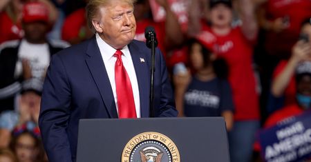 Koronawirus w USA. Trump zawiesza wydawanie wiz dla pracowników zagranicznych