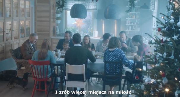„W Święta zamień się w słuch” w bożonarodzeniowej kampanii IKEA (wideo)