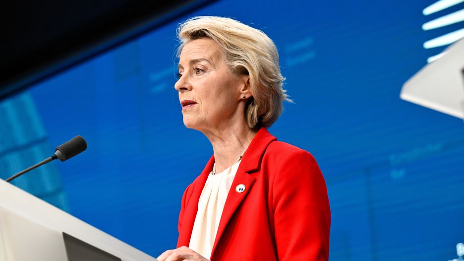 Bruksela, Belgia, 26.06.2025. Przewodnicząca Komisji Europejskiej Ursula von der Leyen podczas konferencji prasowej po posiedzeniu Rady Europejskiej w Brukseli, 26 bm. (sko) PAP/Wiktor Dąbkowski