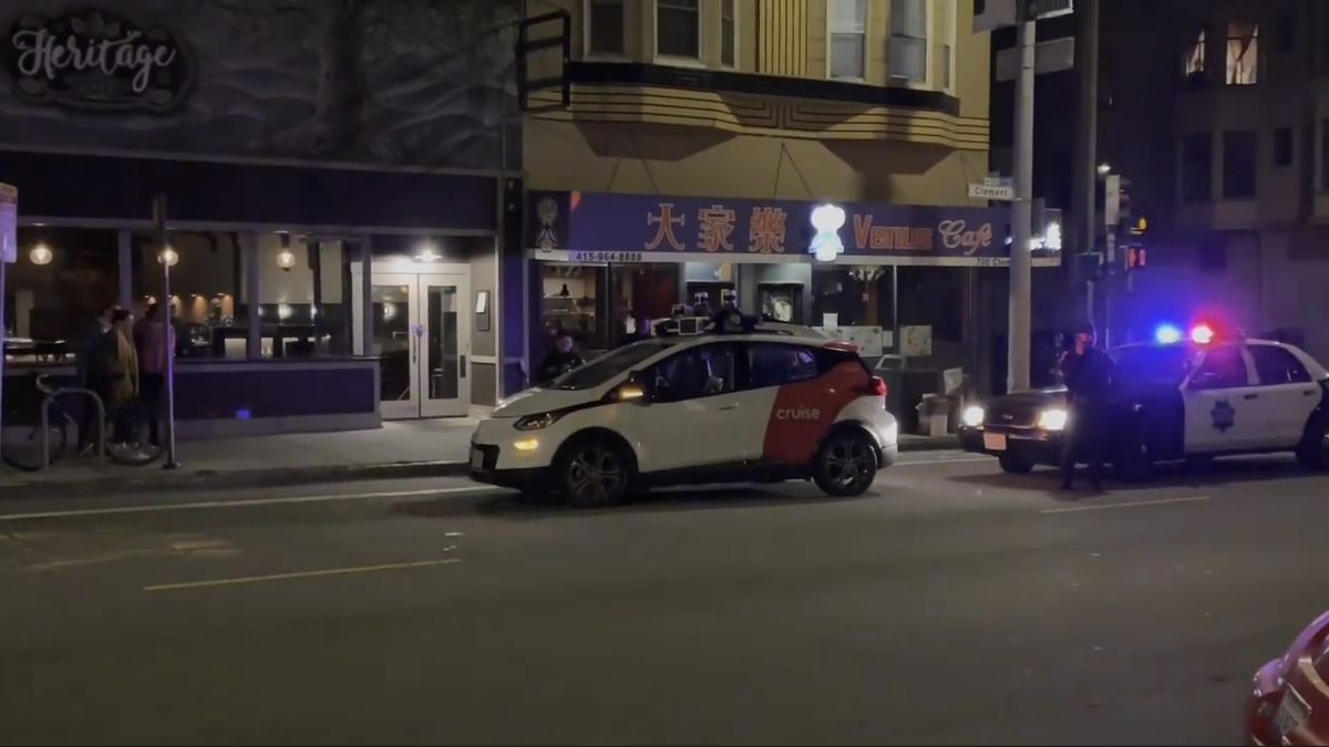 Autonomiczny chevrolet bolt zatrzymany przez policję w San Francisco