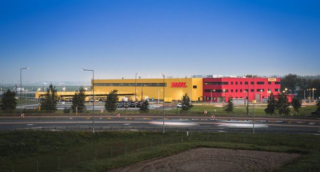 DHL z terminalem lotniczym przy Lotnisku Chopina