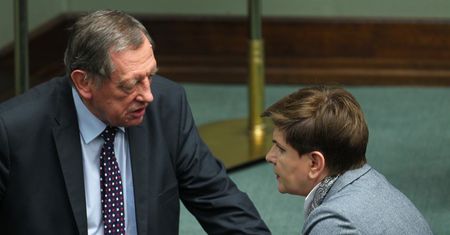 "Nasz kraj będzie zadymioną pustynią". PO krytykuje pomysł ministerstwa środowiska