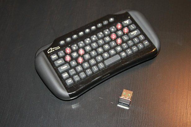 Miniaturowa klawiatura Quark RF, czyli panaceum na wszędobylskie multimedia [test]