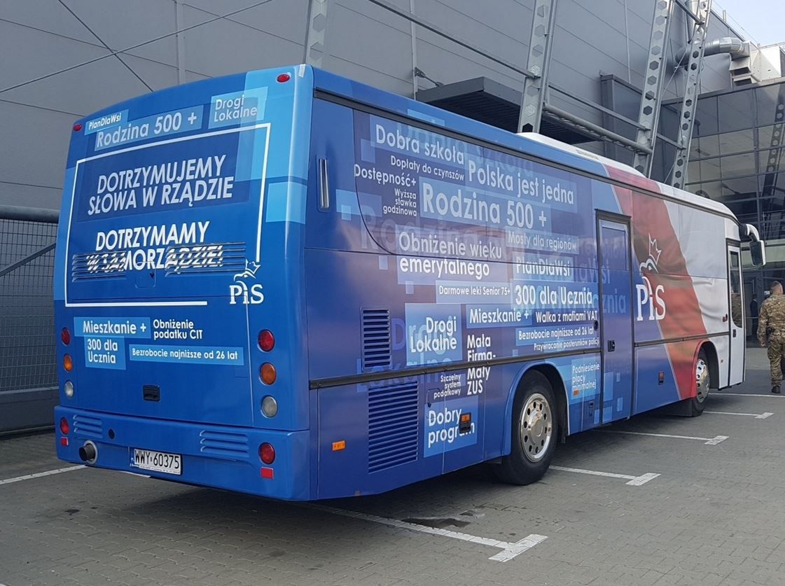Kolejny "PiS-bus" ruszy w Polskę. Tym razem będzie promować "Piątkę Kaczyńskiego"