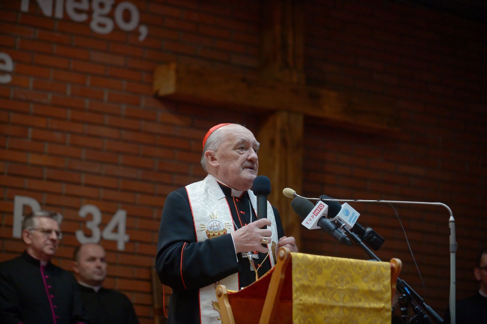 Kardynał apeluje. Zwrócił się wprost do wiernych