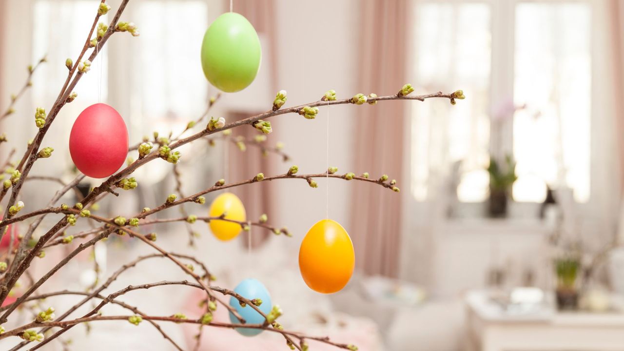 Nie masz czasu na wielkanocne dekoracje? Te 5 trików odmieni Twój dom w 10 minut