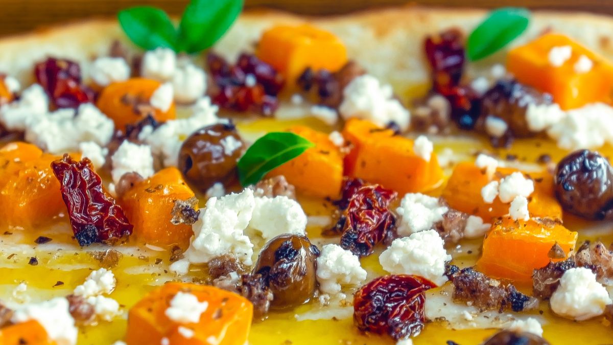 Pizza z dynią to smaczna propozycja na jesienne spotkania