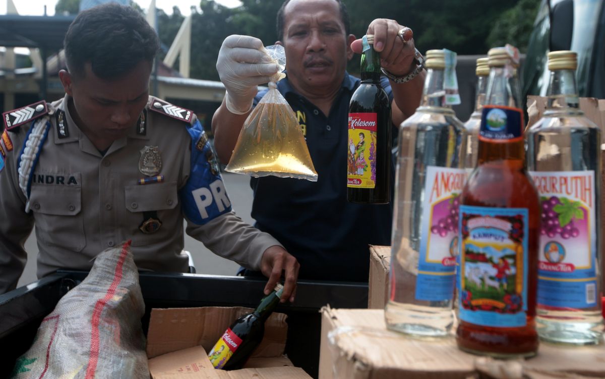 Masowe zatrucia bimbrem w Indonezji. Nie żyje ponad 100 osób