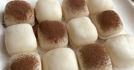 Słodko-mleczne kostki. Pyszny deser w kilka minut