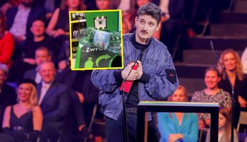 Podsiadło skończył koncert. Filip ruszył po butelki. "Piękny zarobek"
