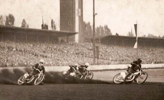 W latach 50-tych żużel przyciągał na Stadion Olimpijski dziesiątki tysięcy widzów