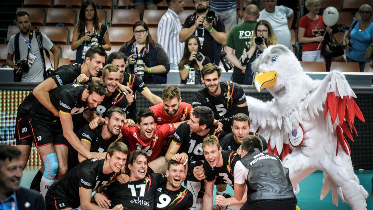 Repreznetacja Belgii, po wygranej nad Włochami, w ćwierćfinale mistrzostw Europy 2017