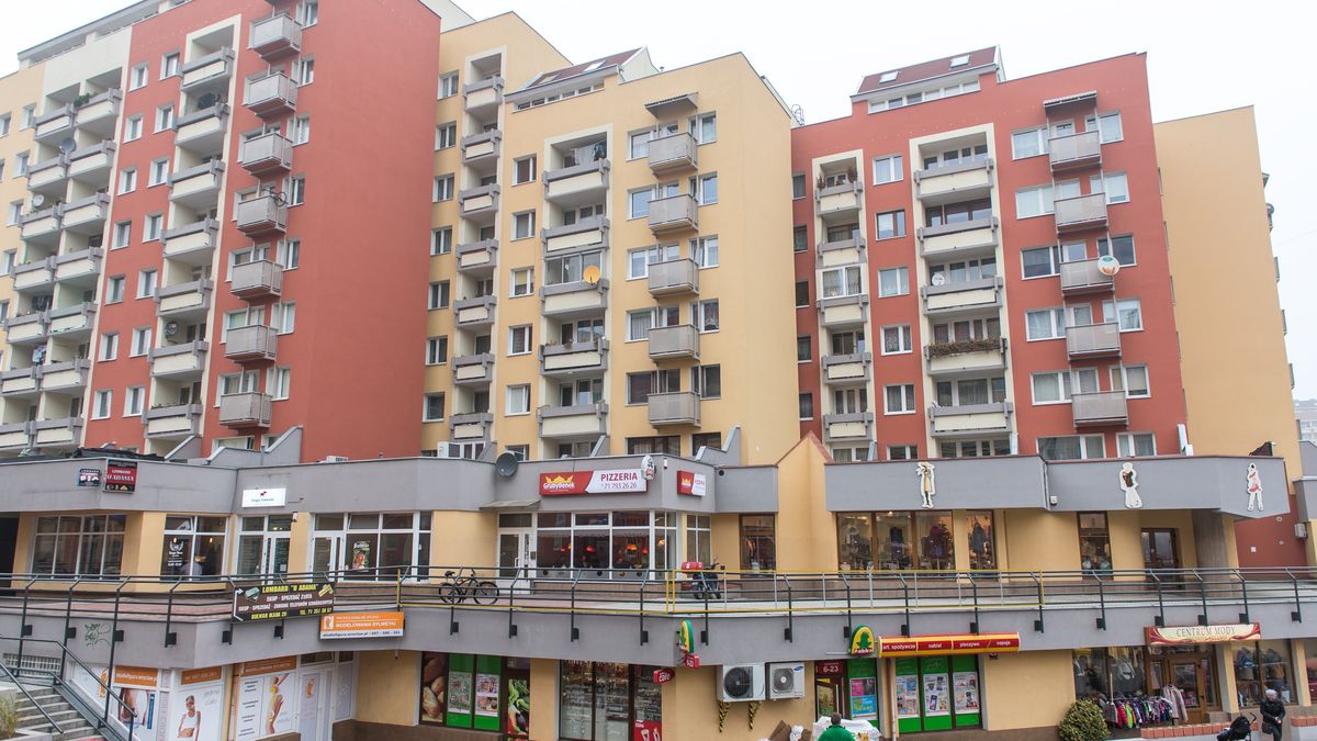 Wroc�awskie osiedle
Wroc�aw, 24.11.2016. Wroc�awskie osiedle u zbiegu ulic Drzewieckiego i Bulwaru Ikara. (mk/doro) PAP/Maciej Kulczy�ski
Maciej Kulczy�ski
architektura, blok, bloki, budynek mieszkalny, osiedle mieszkaniowe, wielka p�yta, wroc�aw