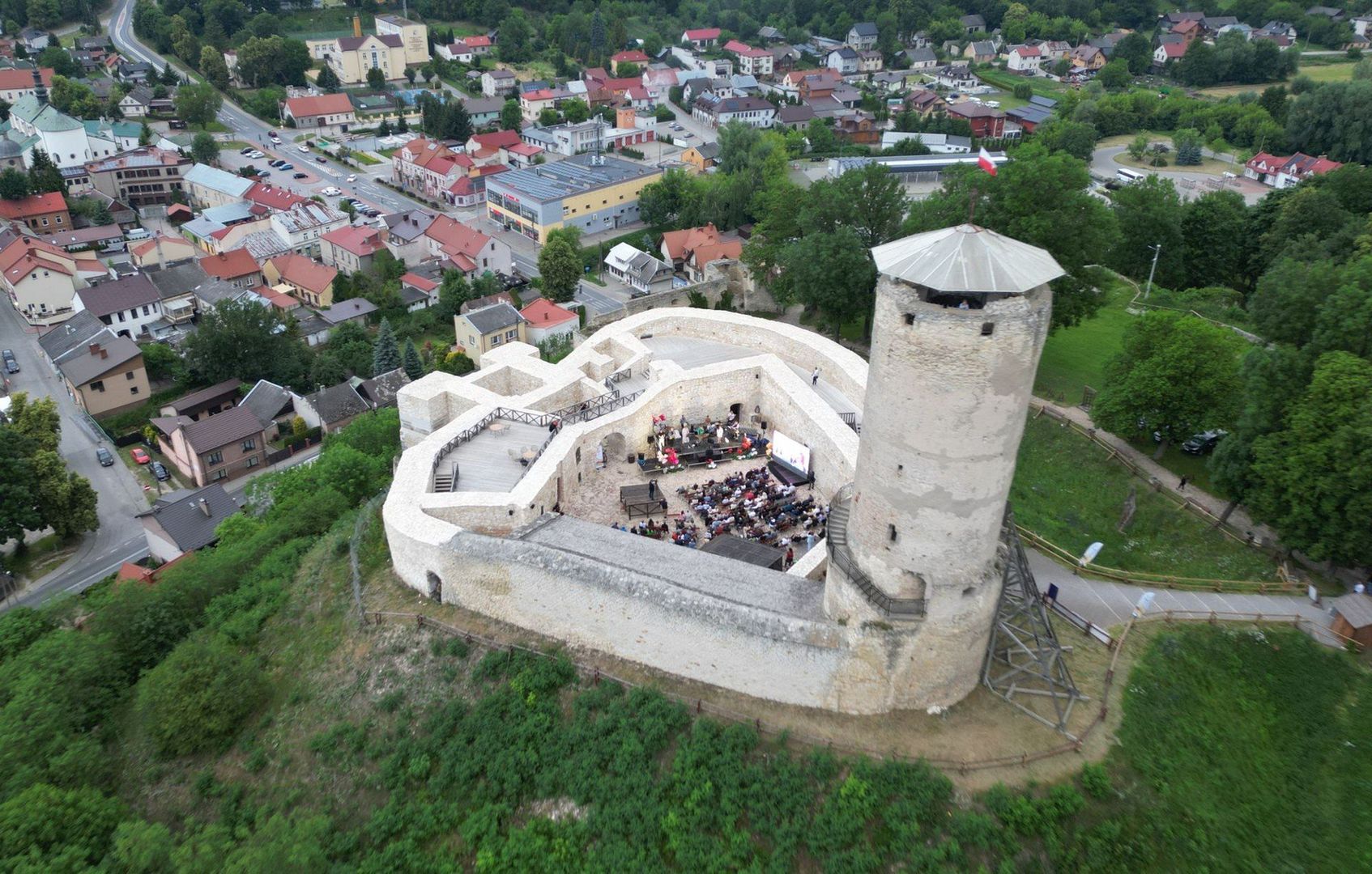 Zamek z drona podczas koncertu
