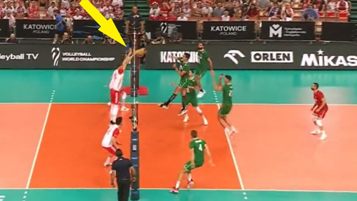 Bloqueo de Mateusz Pesek en el inicio del partido Polonia-Bulgaria en el Mundial de Voleibol