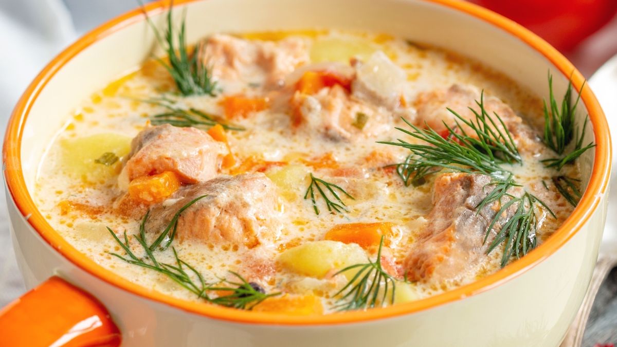 Aromatyczna zupa z łososiem