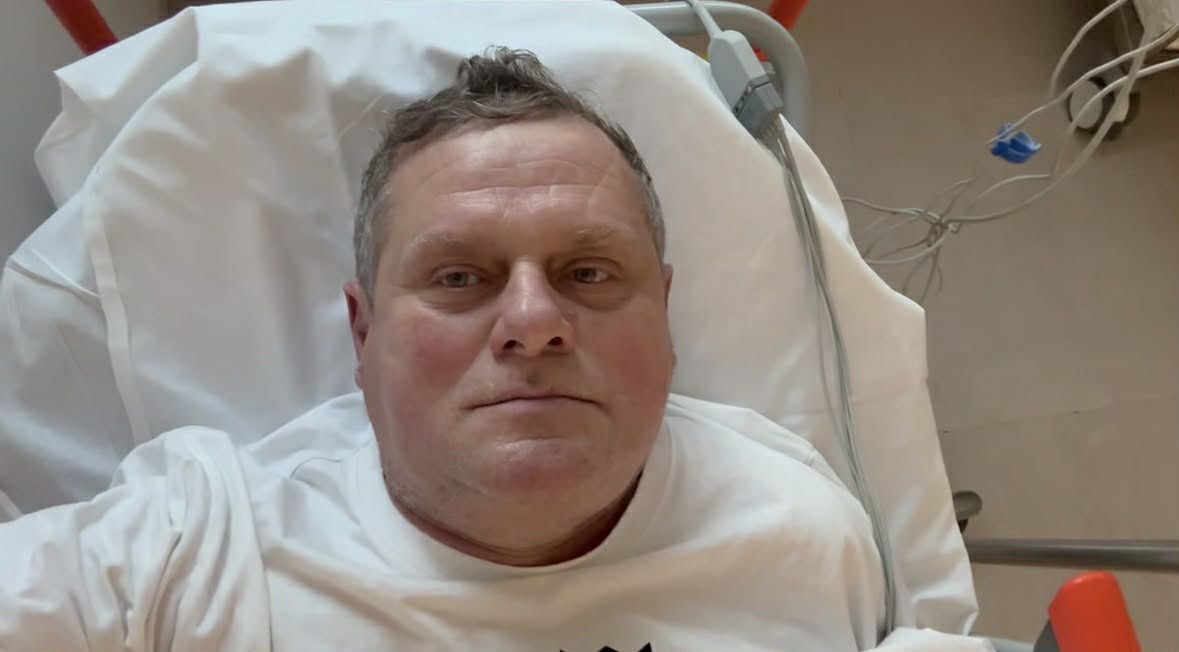 Kazik Staszewski donosi ze szpitalnego łóżka