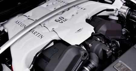 Aston Martin nie odejdzie od V12