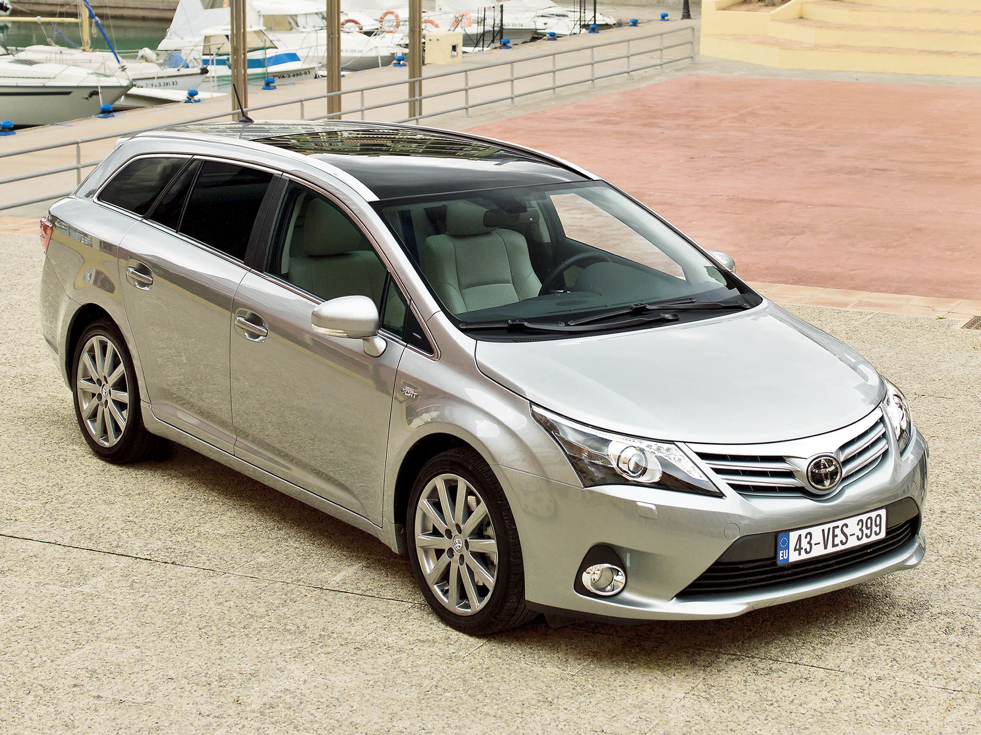 Toyota Avensis 2