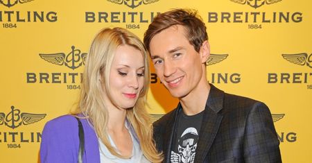 Kamil Stoch po konkursie w Zakopanem zapozował z żoną i zwrócił się do kibiców. Wymowne słowa skoczka (FOTO)