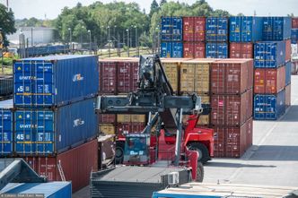 W Chinach głośno o decyzji polskich władz. Przewoźnicy reaguję