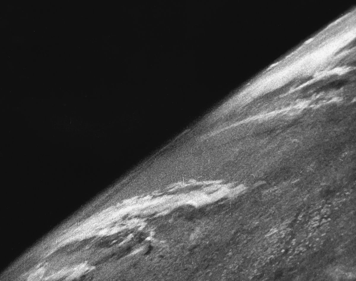 Pierwsze zdjęcie fragmenty Ziemi z 24 listopada 1946 roku.