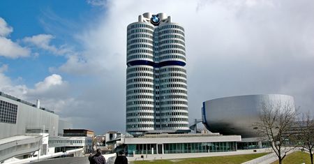 BMW otwiera nową fabrykę. Inwestycja jest warta prawie 1,2 mld euro