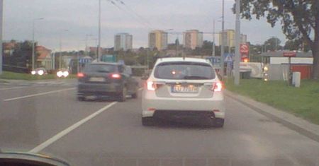 Miesiąc temu zginęła tu kobieta. Niebezpieczny manewr przed przejściem dla pieszych (wideo)