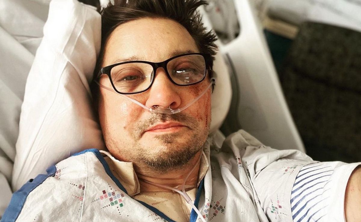 Jeremy Renner uległ wypadkowi. Na swoim Instagramie opublikował zdjęcie ze szpitala