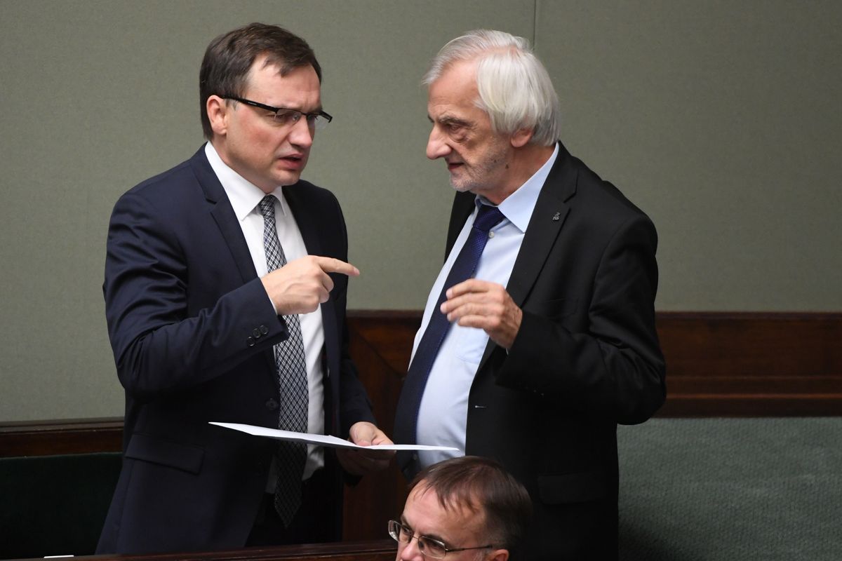 Ziobro skrytykował premiera. Terlecki surowo ocenił jego pracę w rządzie (East News)