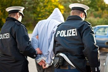 Koszmar w Niemczech. Nastolatki zgwałcone. Zatrzymany 13-latek