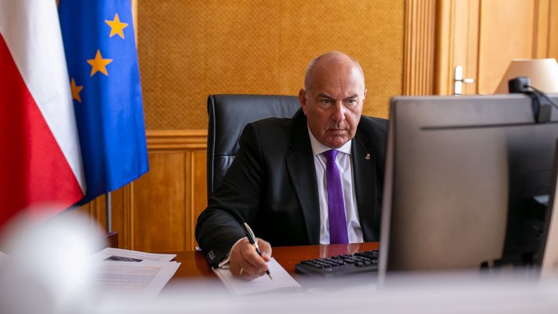 Minister Kościński bagatelizuje doniesienia związkowców skarbówki.