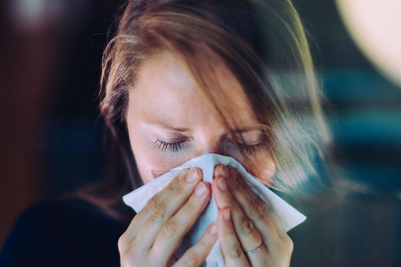 Jak rozpoznać pierwsze objawy przeziębienia?