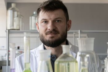 Nadzieja dla pacjentów z diagnozą raka jelita grubego. Naukowcy z Krakowa: "Mamy już więcej niż zalążek leku"