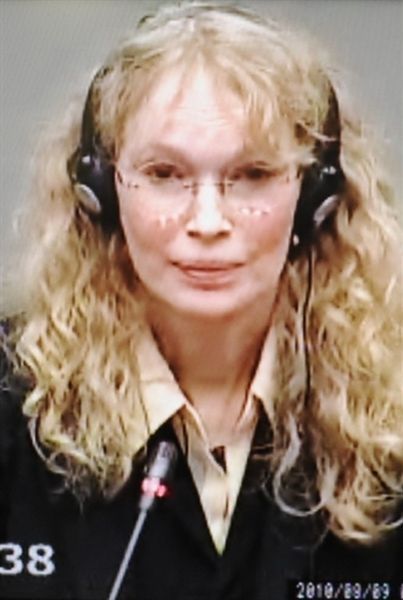 Mia Farrow zeznała: ''Campbell dostała diament od zbrodniarza wojennego''