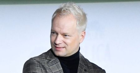 Maciej Stuhr zabrał 24-letnią córkę na premierę filmu. Podobna do znanego taty? (ZDJĘCIA)
