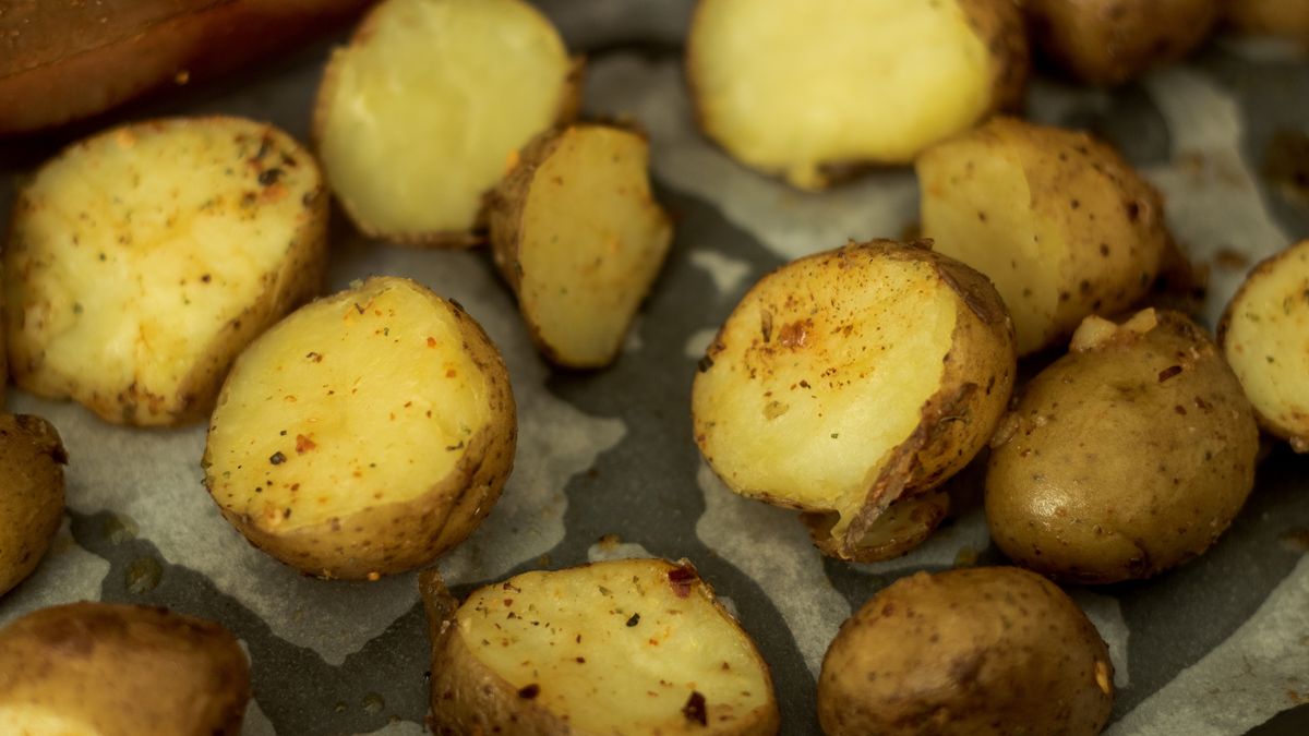 Czy stare ziemniaki można jeść ze skórką?
