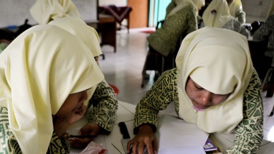 Indonezyjskie szkoły religijne z internatem to jedyna szansa na edukacje dla wielu dzieci, tymczasem to właśnie tam najczęściej dochodzi do nieprawidłowoiści